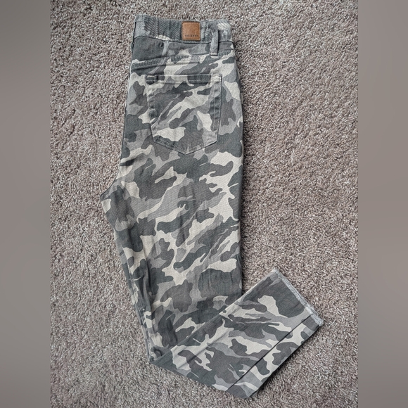 YMI Camouflage Distressed Skinny Stretch Jeans Size 11 - Picture 7 of 9